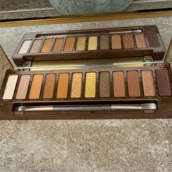 NWT Urban Decay Naked Honey Eyeshadow Palette - Picture 4 of 4